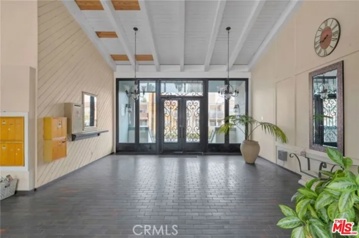 Lobby Straight View