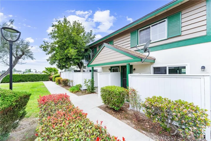 8242 Henderson Green, Buena Park, California 90621
