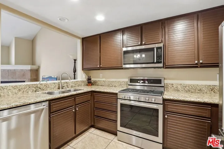 22222 Horizon Place, Chatsworth, California 91311