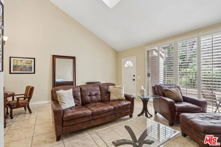 22222 Horizon Place, Chatsworth, California 91311