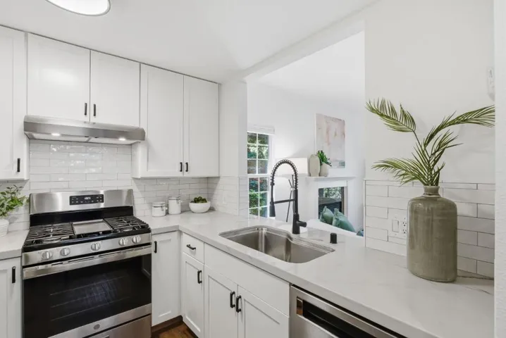 418 E Evelyn Avenue 202, Sunnyvale, California 94086