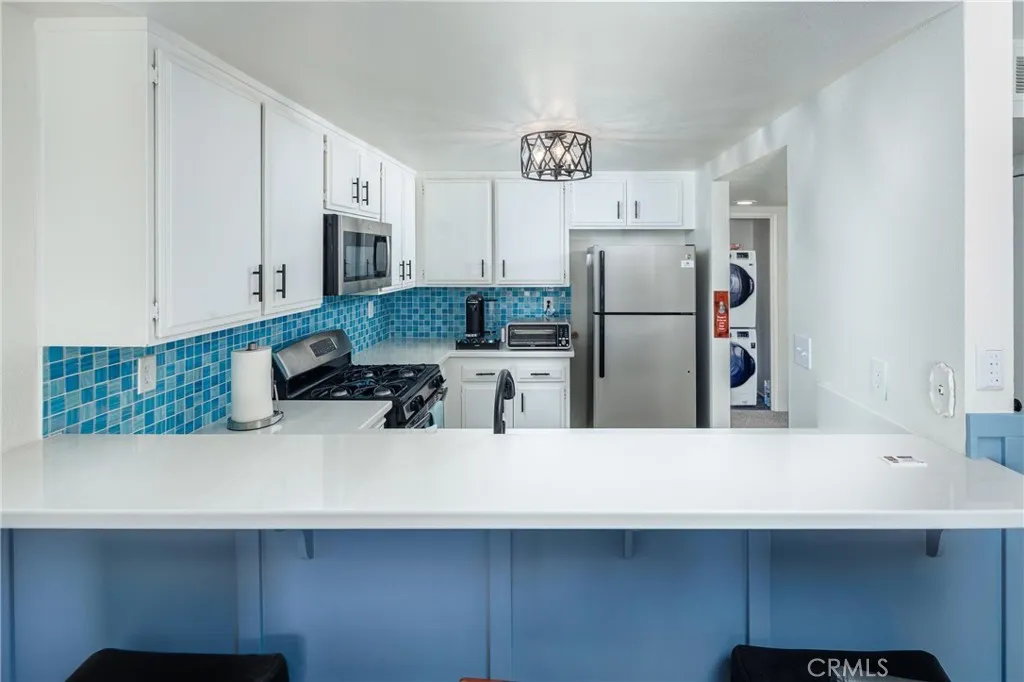 Kitchen & bar counter