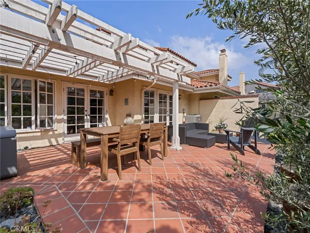 16 Sausalito W, Manhattan Beach, California 90266