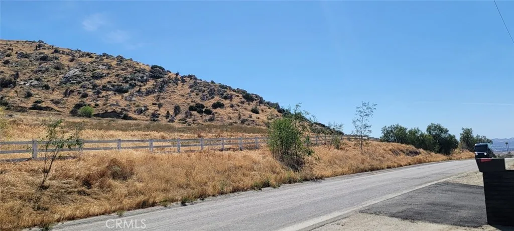 NUEVO RD LOOKING WEST