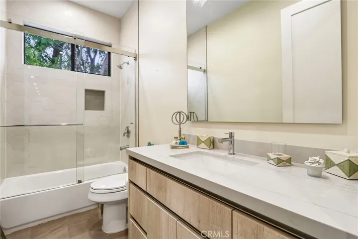 17812 Bromley Court, Encino, California 91316