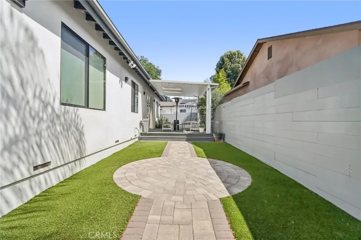 17812 Bromley Court, Encino, California 91316