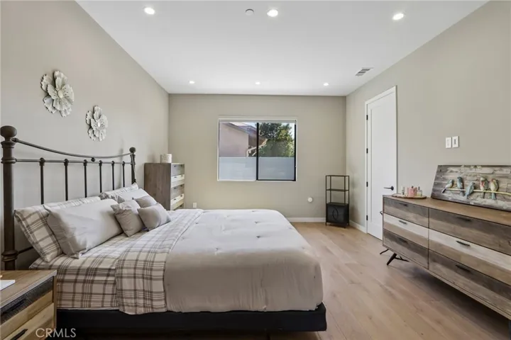 17812 Bromley Court, Encino, California 91316