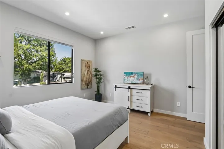 17812 Bromley Court, Encino, California 91316