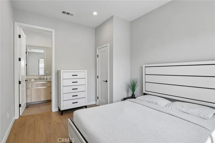 17812 Bromley Court, Encino, California 91316