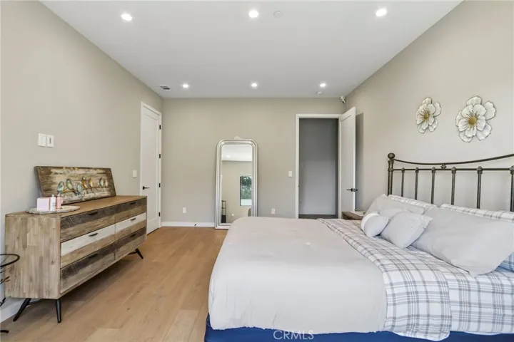 17812 Bromley Court, Encino, California 91316
