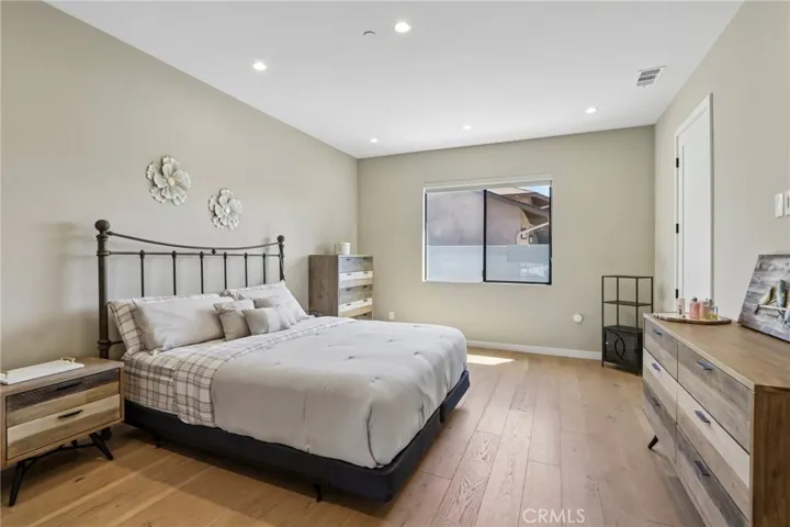 17812 Bromley Court, Encino, California 91316