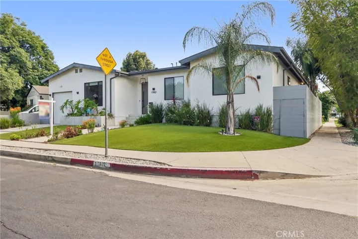 17812 Bromley Court, Encino, California 91316