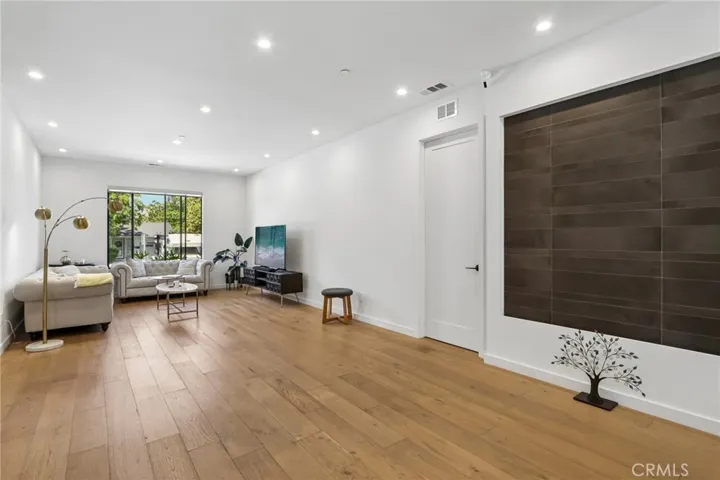 17812 Bromley Court, Encino, California 91316