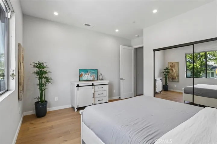 17812 Bromley Court, Encino, California 91316