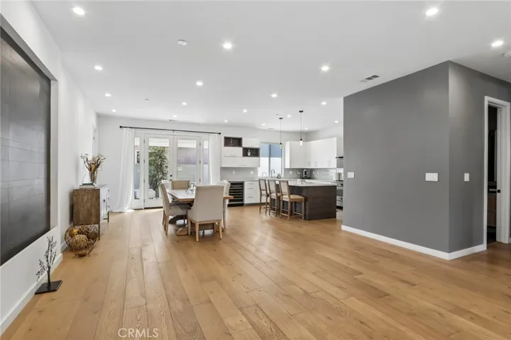 17812 Bromley Court, Encino, California 91316