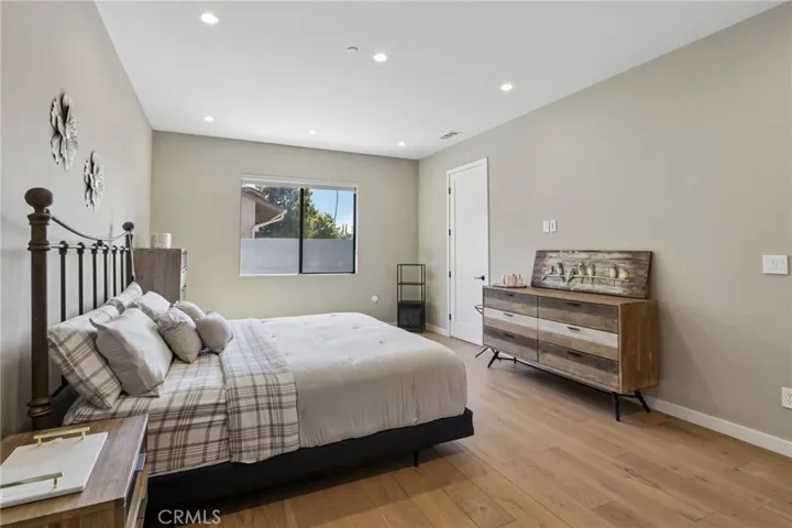17812 Bromley Court, Encino, California 91316