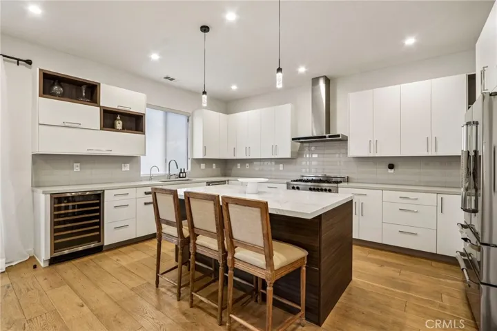 17812 Bromley Court, Encino, California 91316