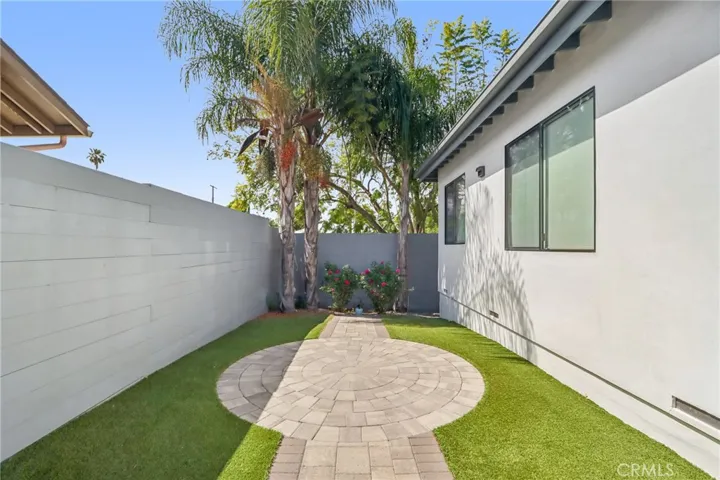 17812 Bromley Court, Encino, California 91316