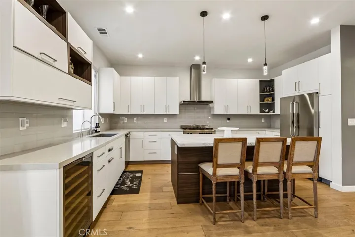 17812 Bromley Court, Encino, California 91316
