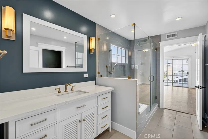 Rear Residence - Primary Bathroom