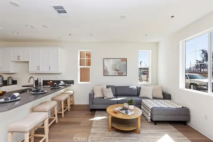 1996 Nathan Lane, San Jacinto, California 92582