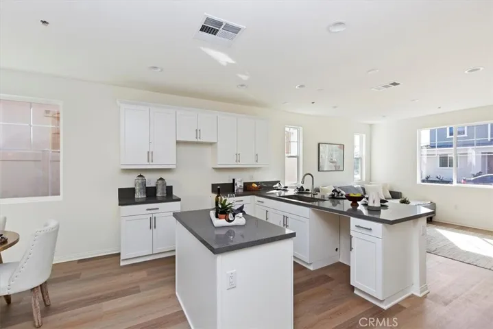 1996 Nathan Lane, San Jacinto, California 92582