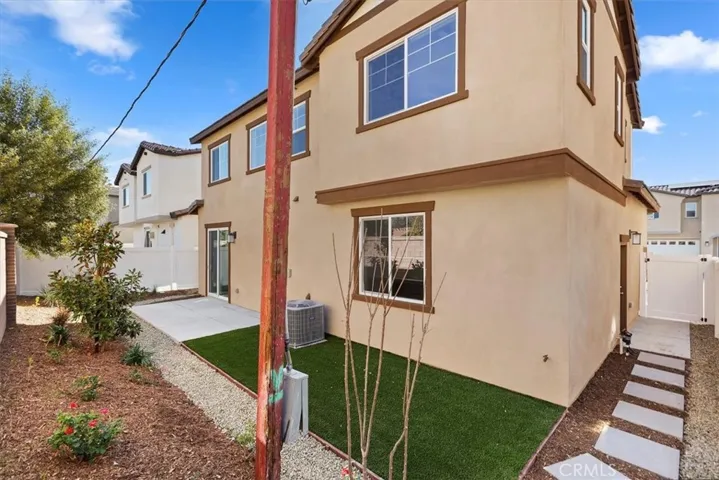 1996 Nathan Lane, San Jacinto, California 92582