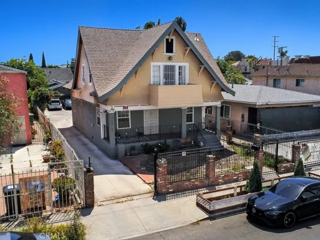 708 W 40th, Los Angeles, California 90037