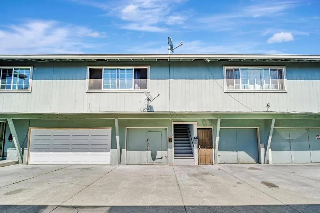 188 Sunset Blvd