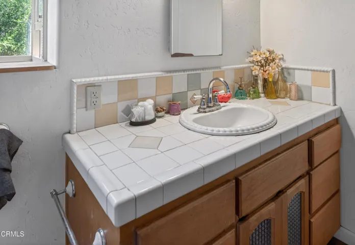 Sink & Vanity