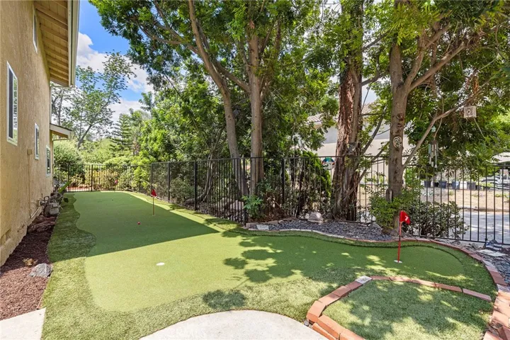 Sideyard putting green