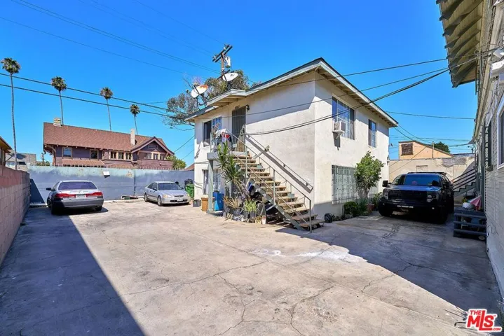 2619 Raymond Avenue, Los Angeles, California 90007