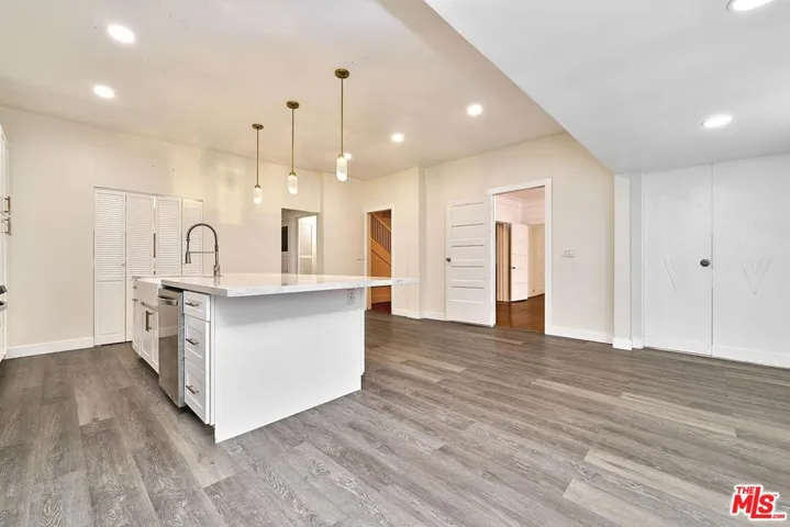 2619 Raymond Avenue, Los Angeles, California 90007