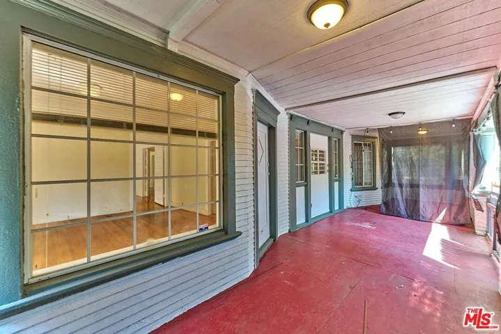 2619 Raymond Avenue, Los Angeles, California 90007