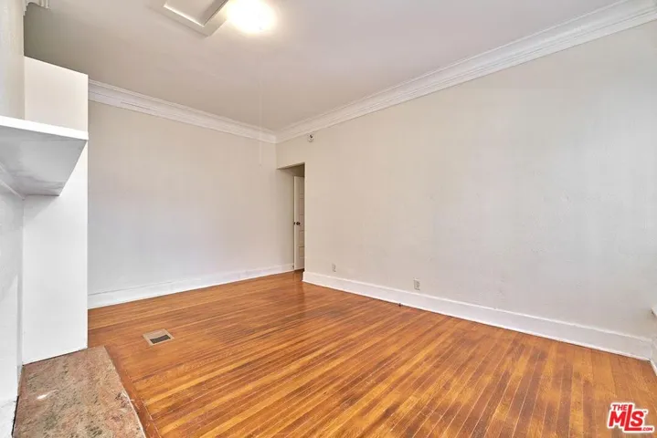 2619 Raymond Avenue, Los Angeles, California 90007