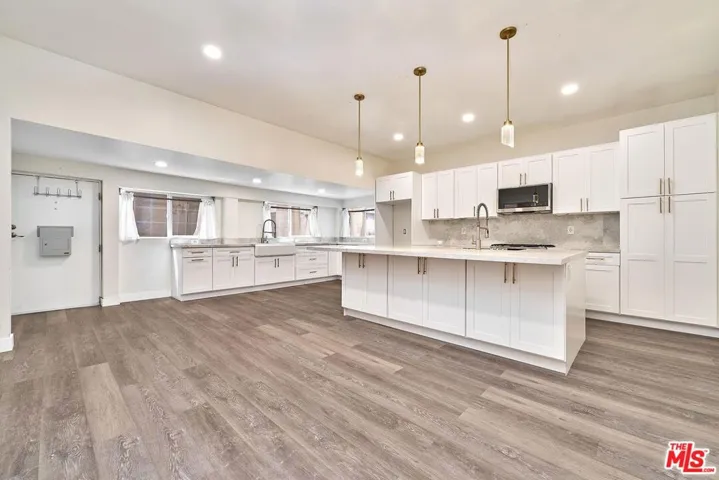 2619 Raymond Avenue, Los Angeles, California 90007