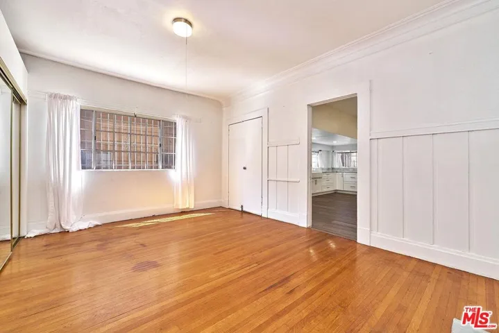 2619 Raymond Avenue, Los Angeles, California 90007