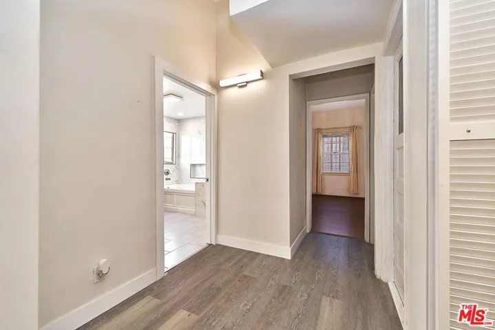 2619 Raymond Avenue, Los Angeles, California 90007