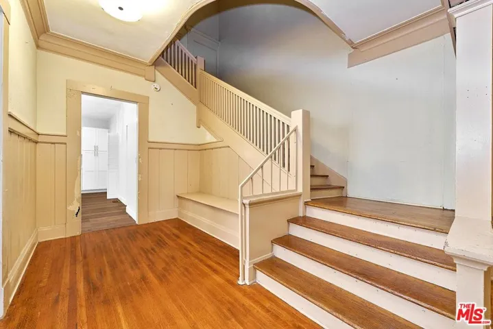 2619 Raymond Avenue, Los Angeles, California 90007