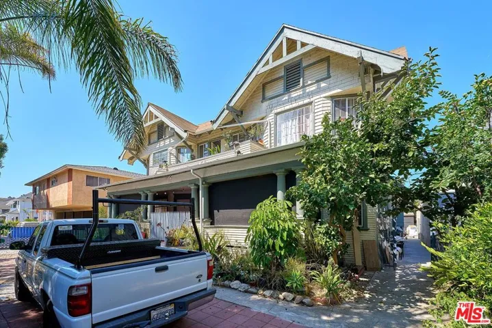 2619 Raymond Avenue, Los Angeles, California 90007