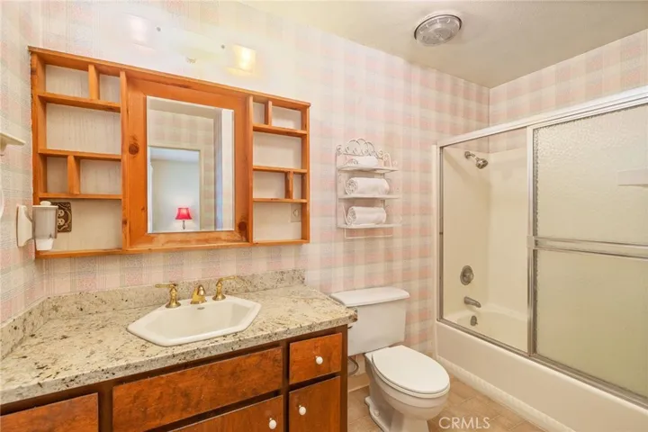 Ensuite primary bath