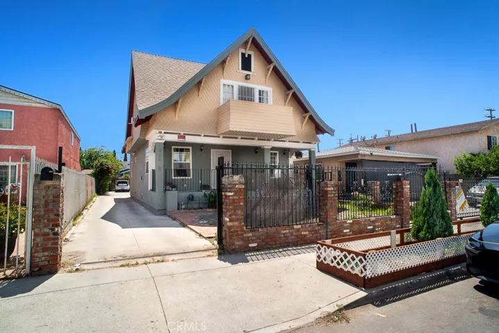 708 W 40th, Los Angeles, California 90037