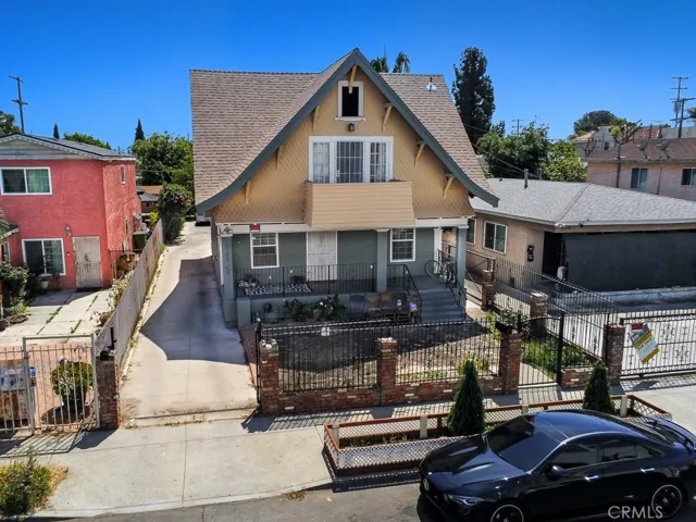 708 W 40th, Los Angeles, California 90037