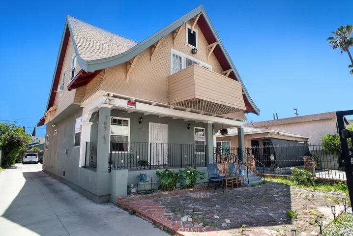 708 W 40th, Los Angeles, California 90037