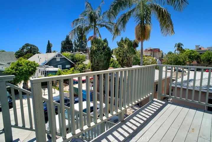 708 W 40th, Los Angeles, California 90037