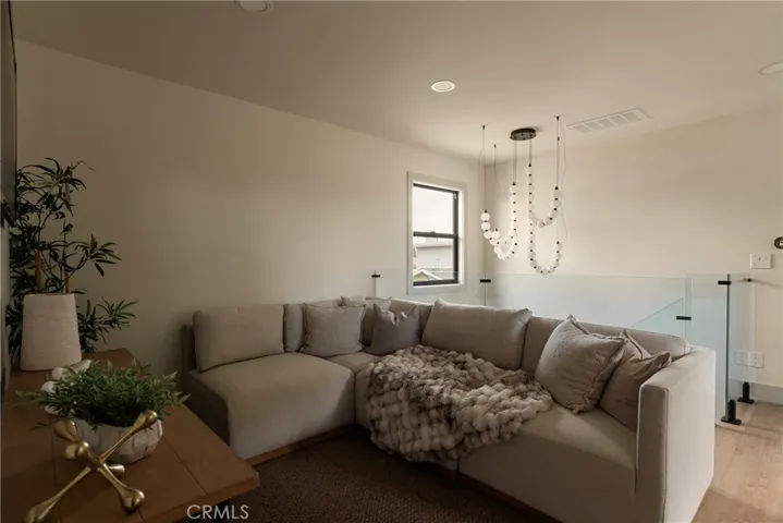 6829 E Parapet, Long Beach, California 90808