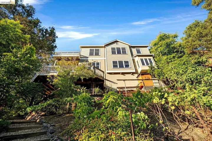 6203 Westwood Way, Oakland, California 94611