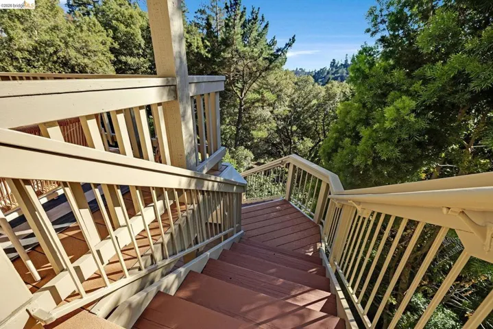 6203 Westwood Way, Oakland, California 94611