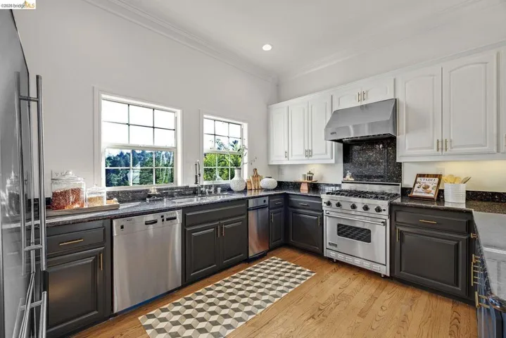 6203 Westwood Way, Oakland, California 94611