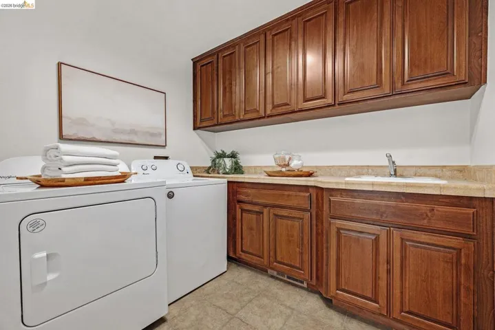 6203 Westwood Way, Oakland, California 94611